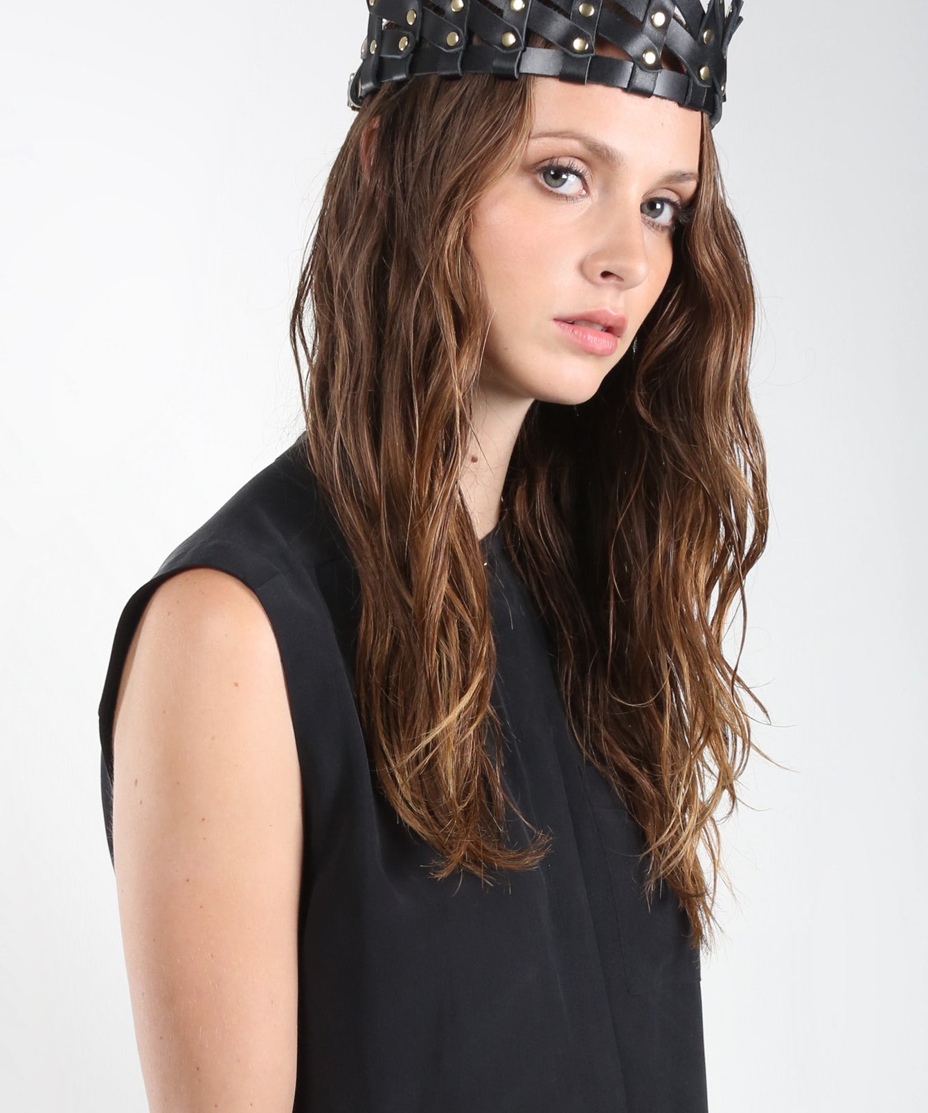 Kingly Leather Crown - JAKIMAC
 - 1